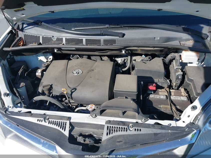 5TDYZ3DC1KS020157 2019 TOYOTA SIENNA photo no. 10