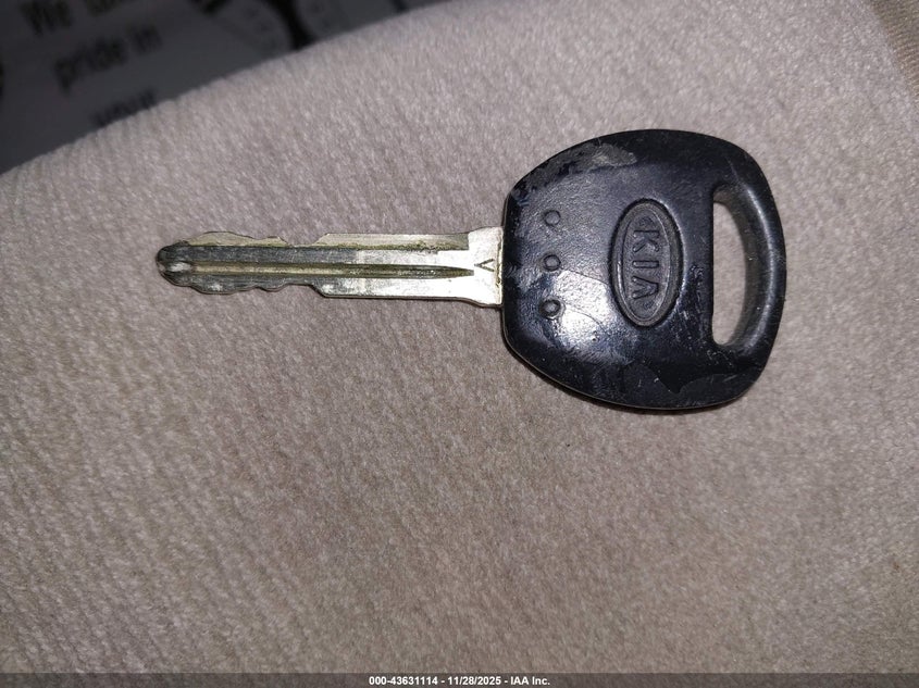 2011 Kia Sedona Lx VIN: KNDMG4C7XB6368604 Lot: 43631114