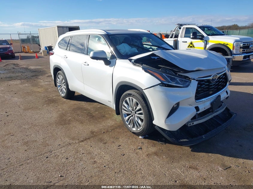 TOYOTA HIGHLANDER PLATINUM