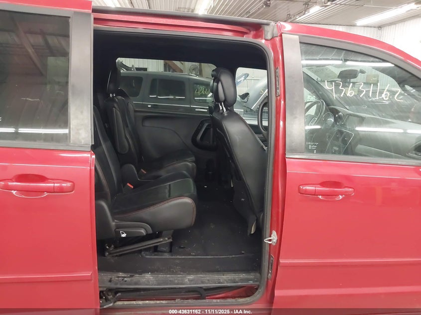2016 Dodge Grand Caravan R/T VIN: 2C4RDGEG9GR219422 Lot: 43631162