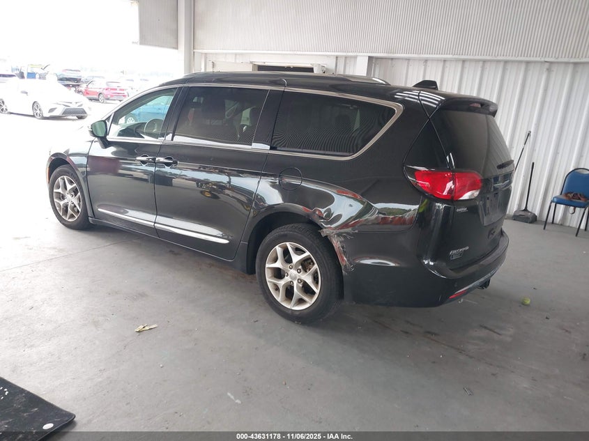 Vin: 2c4rc1gg7lr157980, lot: 44126308, chrysler pacifica limited 20203