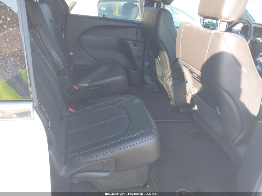 2026 Chrysler Pacifica Select VIN: 2C4RC1BG1TR174779 Lot: 43631201