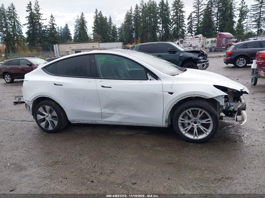 2023 Tesla Model Y Awd/Long Range Dual Motor All-Wheel Drive VIN: 7SAYGDEE3PF875923 Lot: 43631210