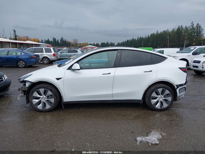 2023 Tesla Model Y Awd/Long Range Dual Motor All-Wheel Drive VIN: 7SAYGDEE3PF875923 Lot: 43631210