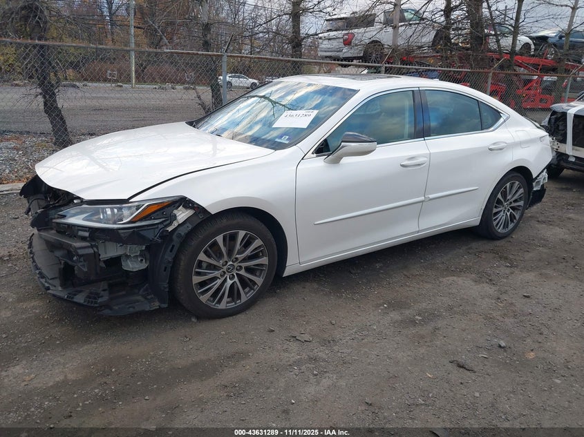 58ABZ1B11KU038735 2019 LEXUS ES photo no. 2