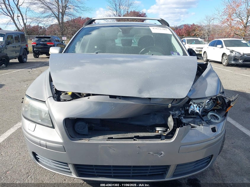2005 Volvo S40 2.4I VIN: YV1MS382152109558 Lot: 43631302