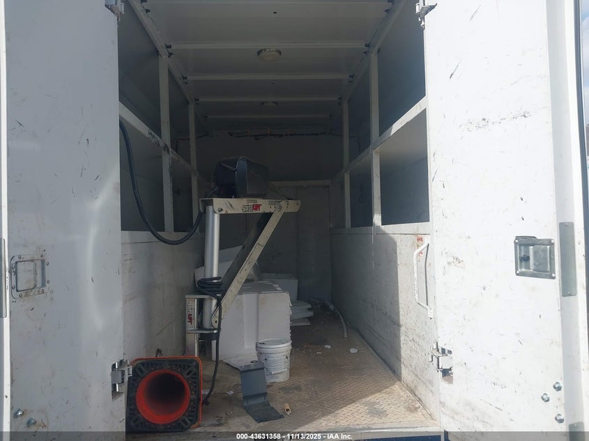 2016 Ford E-350 Cutaway VIN: 1FDWE3FL6GDC28338 Lot: 43631358