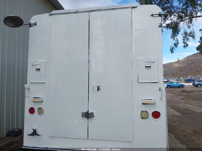 2016 Ford E-350 Cutaway VIN: 1FDWE3FL6GDC28338 Lot: 43631358