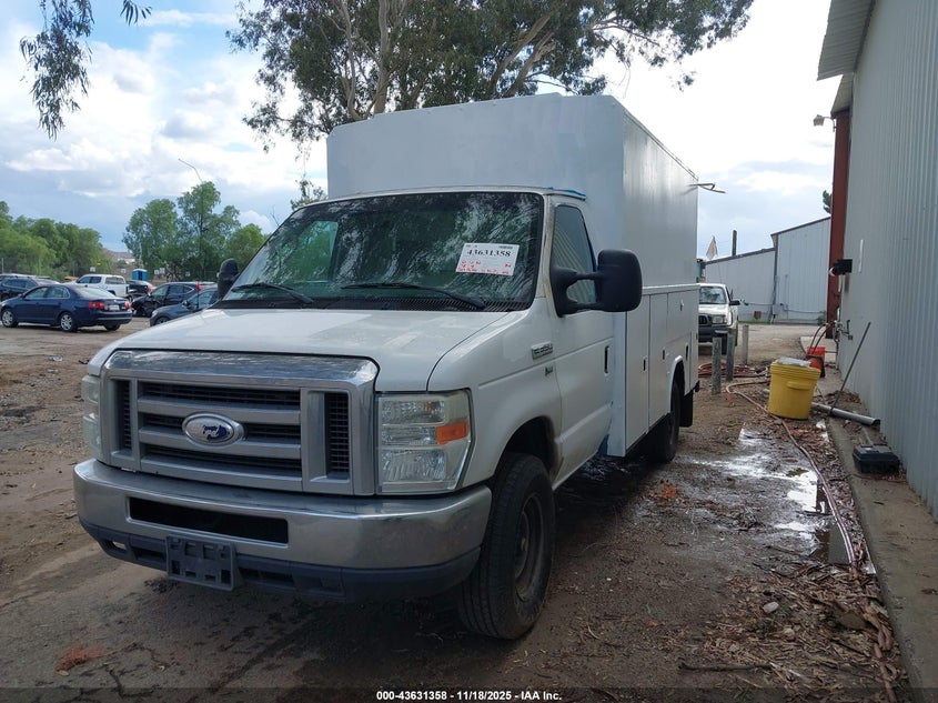 1FDWE3FL6GDC28338 2016 FORD ECONOLINE photo no. 2