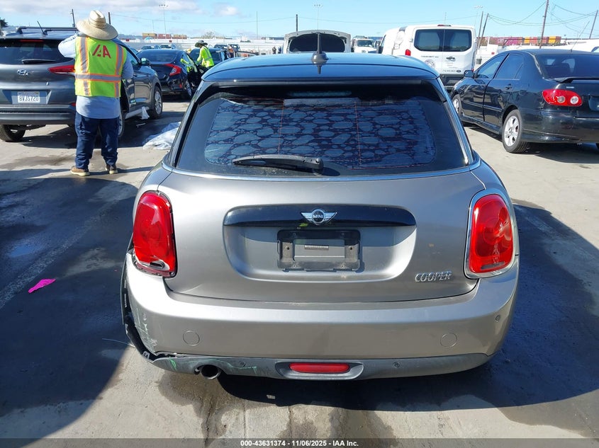 2018 Mini Hardtop Cooper VIN: WMWXU1C53J2F79586 Lot: 43631374