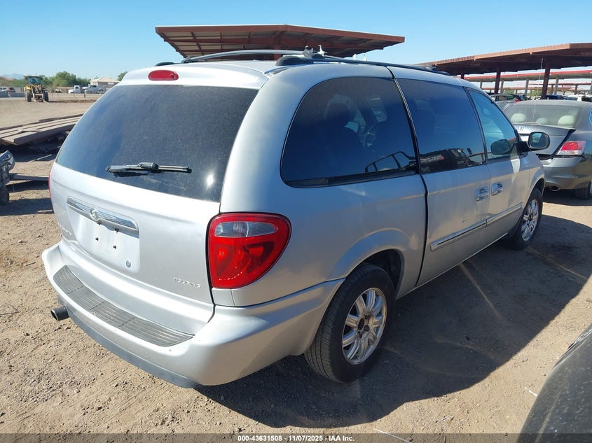 2C4GP54L65R186636 2005 CHRYSLER TOWN & COUNTRY photo no. 4
