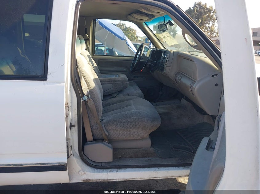 1GNFK16R3XJ424333 1999 CHEVROLET EXPRESS photo no. 5