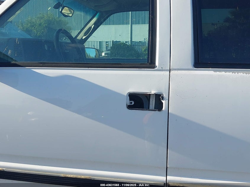 1GNFK16R3XJ424333 1999 CHEVROLET EXPRESS photo no. 6
