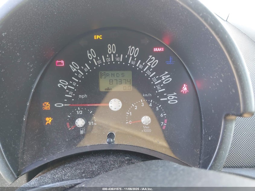 2005 Volkswagen New Beetle Gls 1.8T VIN: 3VWCD31Y75M307402 Lot: 43631575