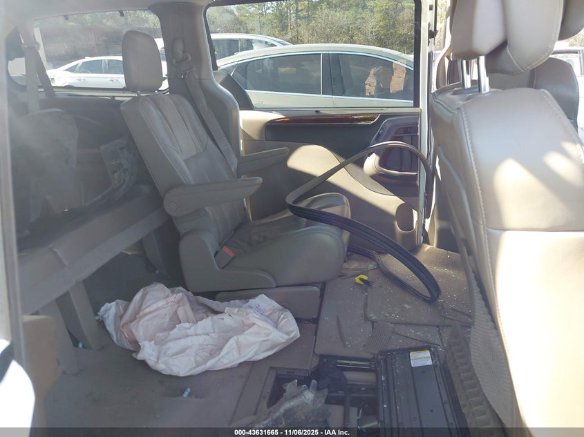 2011 Chrysler Town & Country Limited VIN: 2A4RR6DGXBR684162 Lot: 43631665