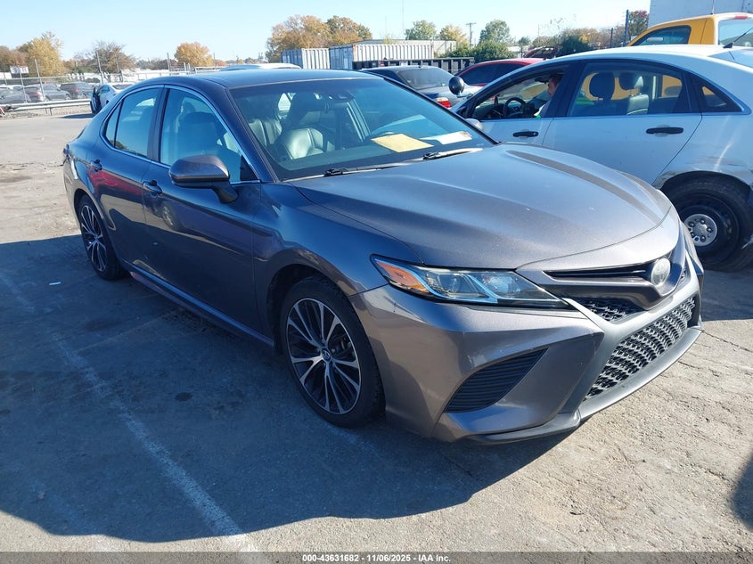 2018 TOYOTA CAMRY SE - 4T1B11HK8JU132382