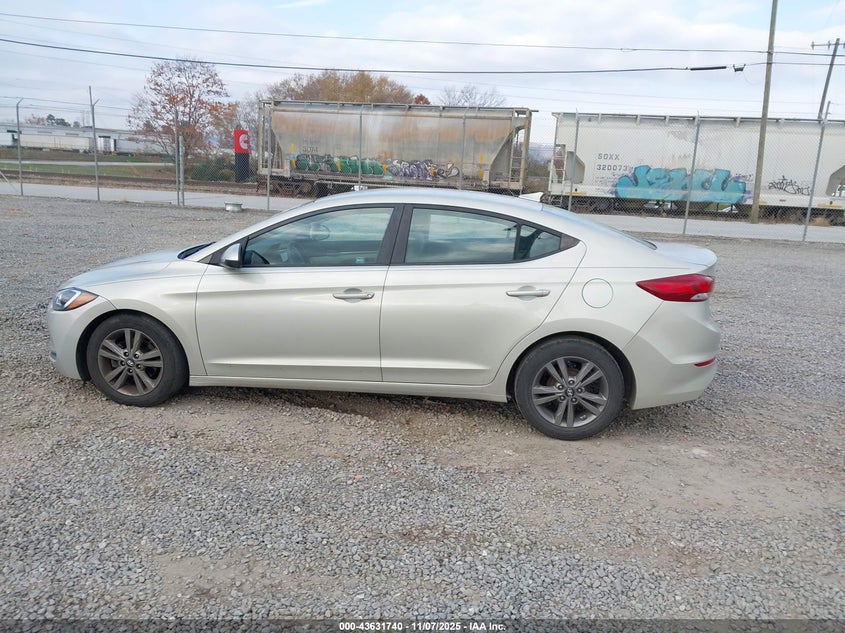2017 HYUNDAI ELANTRA SE - 5NPD84LF7HH001033
