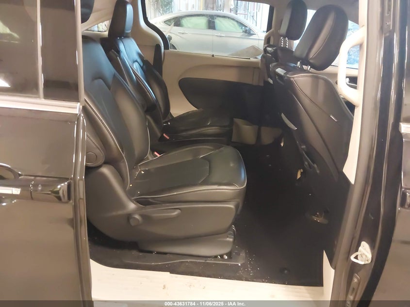 2020 Chrysler Pacifica Hybrid Limited VIN: 2C4RC1N71LR277857 Lot: 43631784