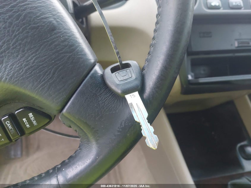 1HGCG3156YA035220 2000 HONDA ACCORD photo no. 11