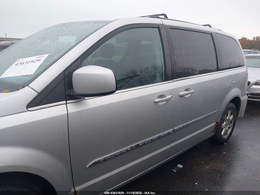 2011 Chrysler Town & Country Touring VIN: 2A4RR5DG8BR631194 Lot: 43631929