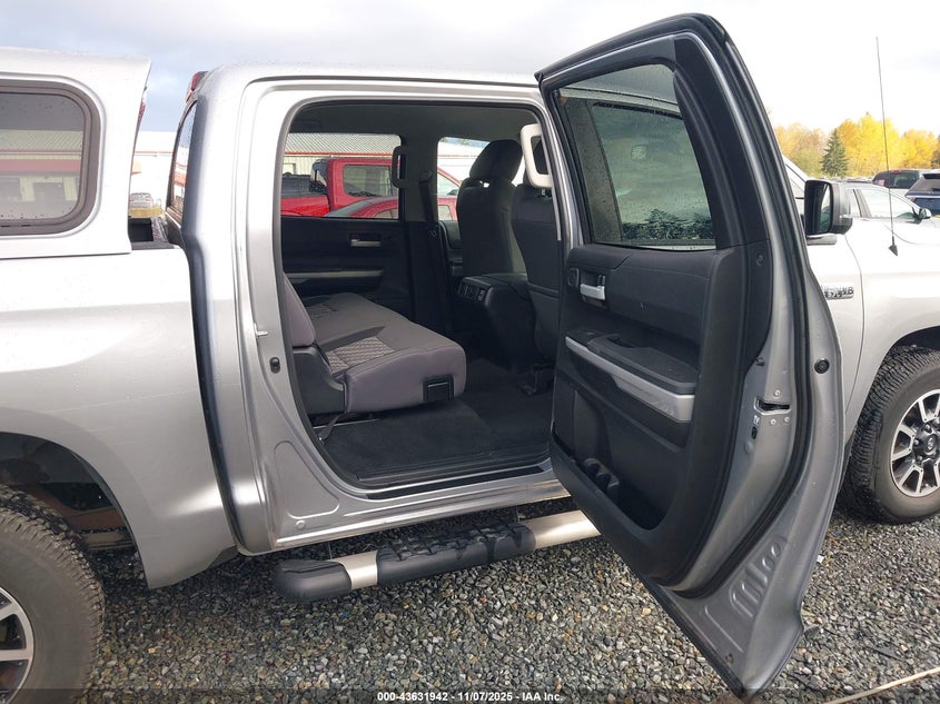 2019 TOYOTA TUNDRA SR5 5.7L V8 - 5TFDY5F1XKX824735