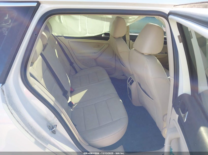 3VWPL7AJ0DM628288 2013 VOLKSWAGEN JETTA photo no. 8
