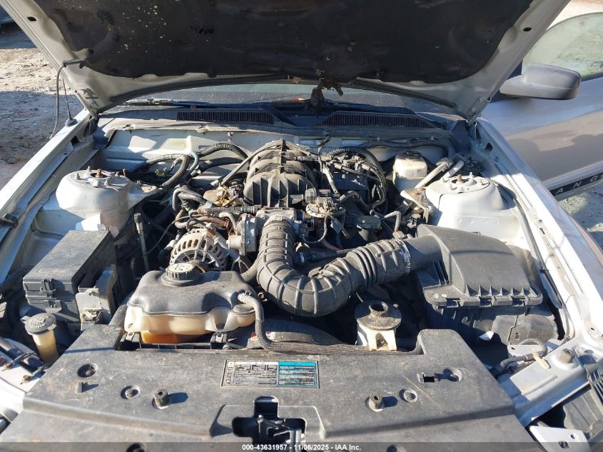 2005 Ford Mustang V6 Deluxe/V6 Premium VIN: 1ZVFT80N455254538 Lot: 43631957