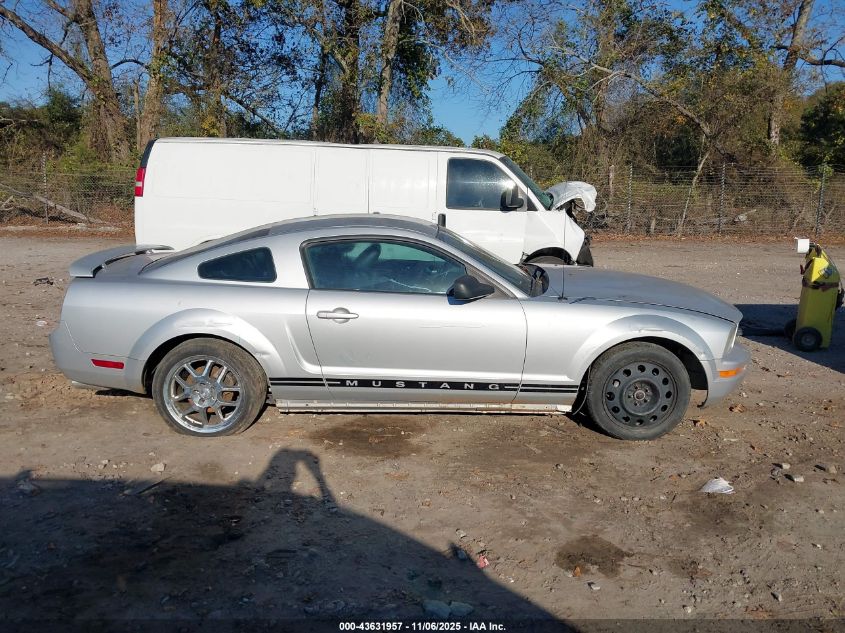 2005 Ford Mustang V6 Deluxe/V6 Premium VIN: 1ZVFT80N455254538 Lot: 43631957