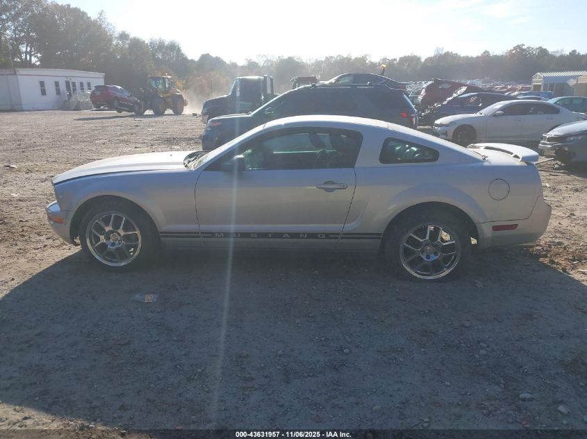 2005 Ford Mustang V6 Deluxe/V6 Premium VIN: 1ZVFT80N455254538 Lot: 43631957