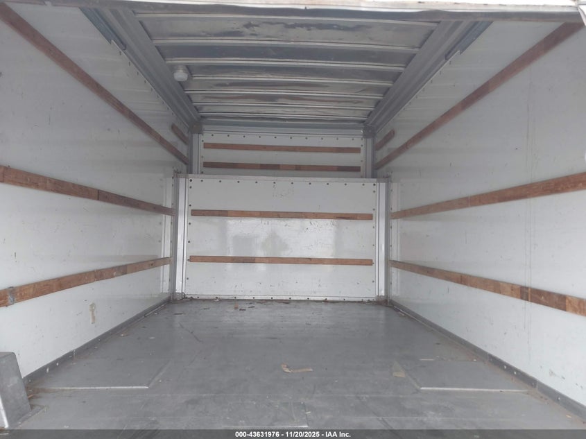 2006 Ford E-450 Cutaway VIN: 1FDXE45S56HA83884 Lot: 43631976