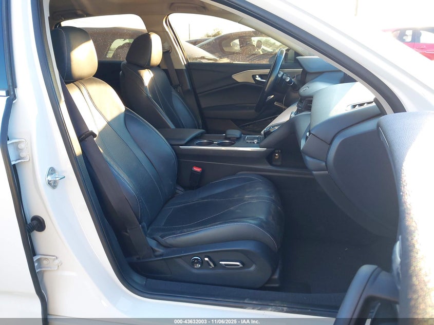 19UUB5F48NA000138 2022 ACURA TLX photo no. 5