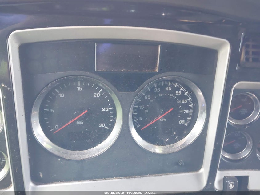 1XKDD49X6FJ460476 2015   photo no. 5