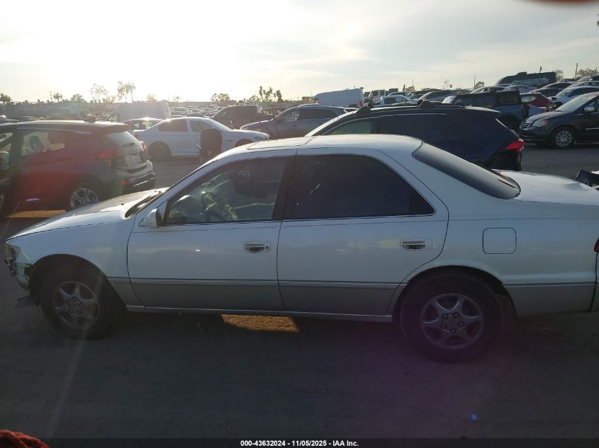 1999 Toyota Camry Le VIN: JT2BG22K4X0347798 Lot: 43632024