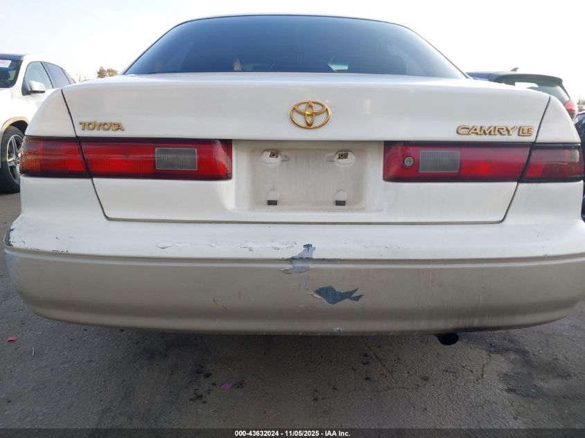 1999 Toyota Camry Le VIN: JT2BG22K4X0347798 Lot: 43632024