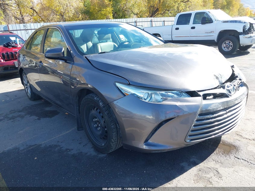 TOYOTA CAMRY XLE