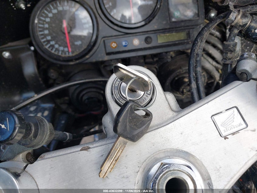 1999 Honda Cbr900 Rr VIN: JH2SC3300XM301763 Lot: 43632299