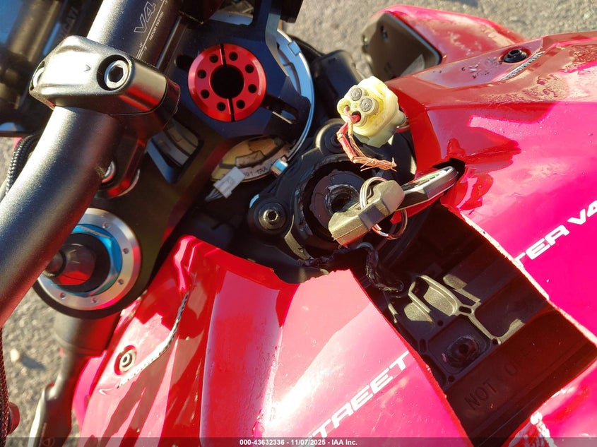 ZDMFAKNW7MB002701 2021 DUCATI STREETFIGHTER photo no. 14