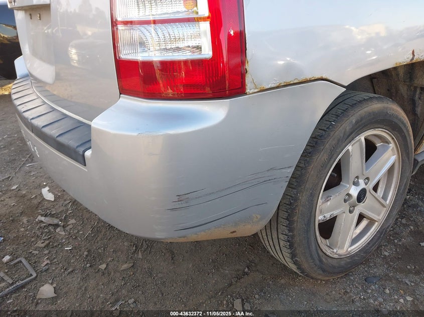 2007 Jeep Compass Sport VIN: 1J8FF47W27D141125 Lot: 43632372