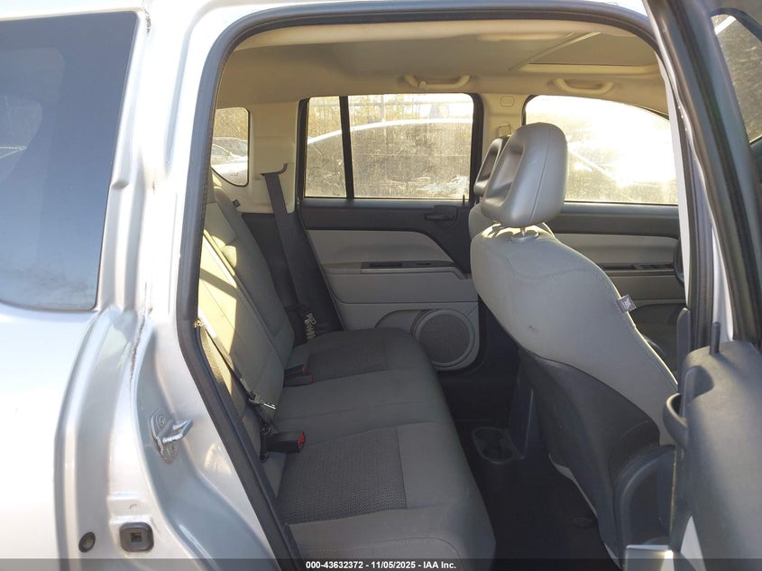 2007 Jeep Compass Sport VIN: 1J8FF47W27D141125 Lot: 43632372