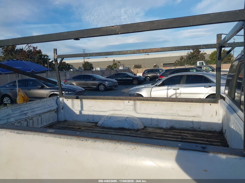 5TBJN32141S206412 2001 TOYOTA TUNDRA photo no. 8