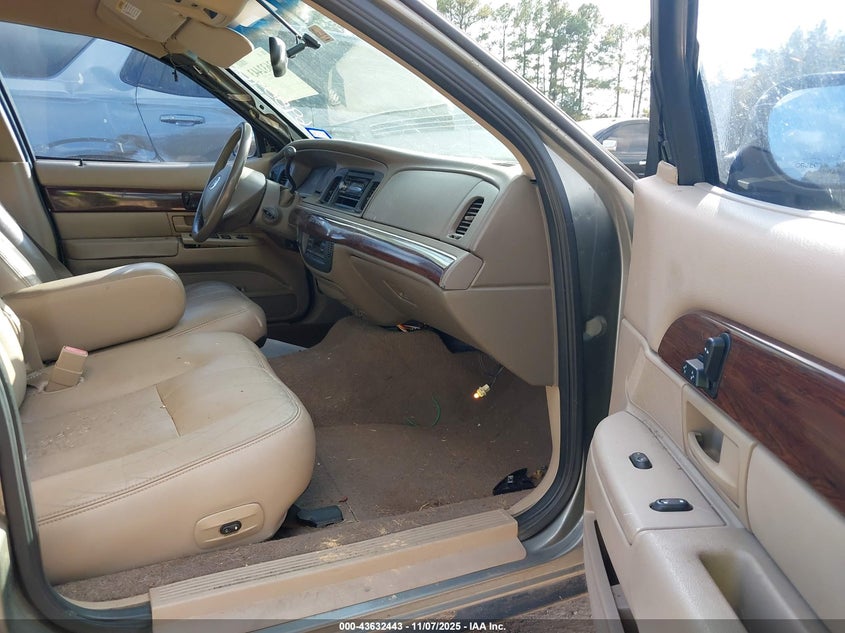 2MEFM75W43X695592 2003 MERCURY GRAND MARQUIS photo no. 5
