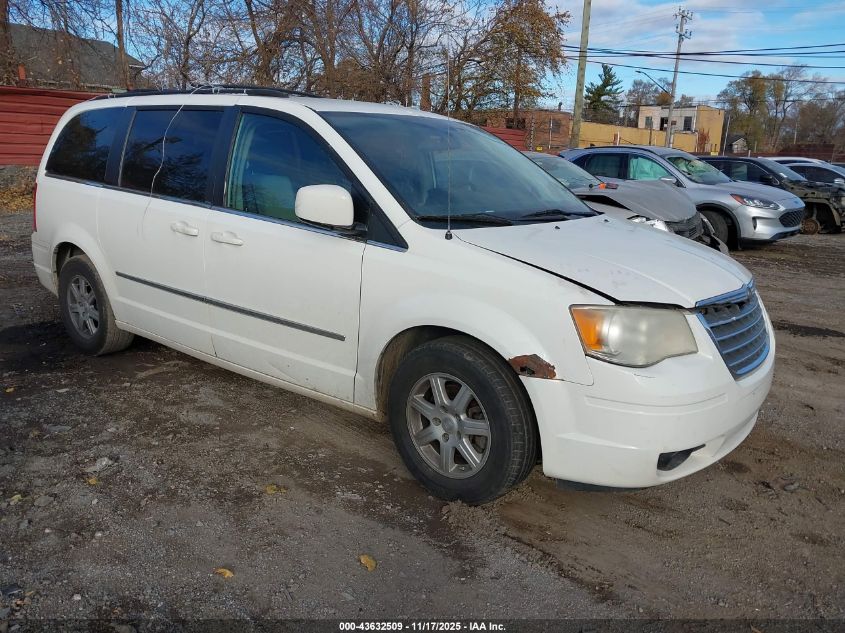 CHRYSLER TOWN & COUNTRY TOURING PLUS
