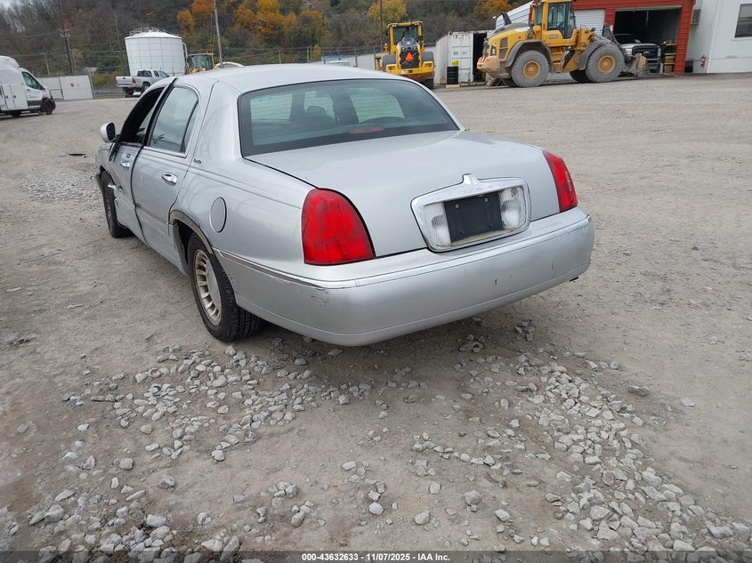 1LNHM81W1YY933309 2000 LINCOLN TOWN CAR photo no. 3