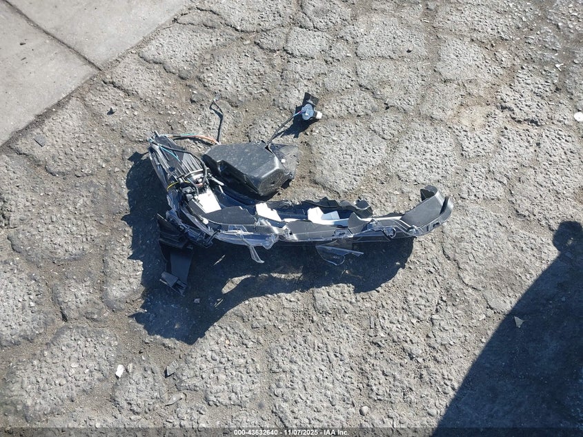 2025 TOYOTA COROLLA HYBRID SE - JTDBCMFE1S3106968