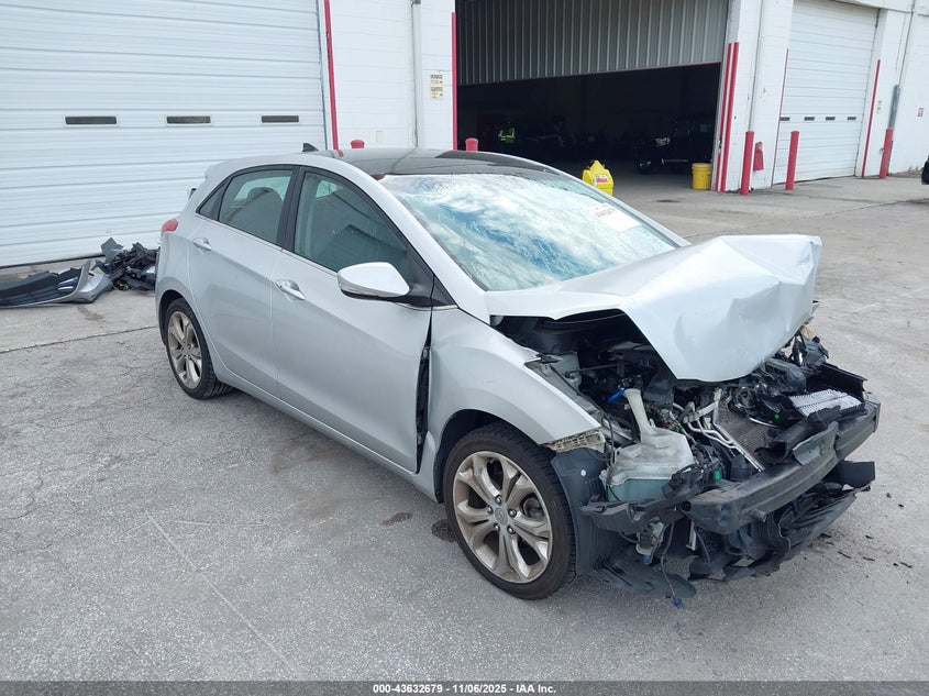 HYUNDAI ELANTRA BASE W/BLUE