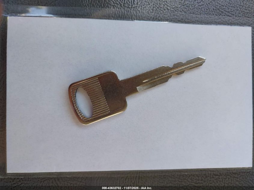 2001 Ford E-350 Super Duty Commercial/Recreational VIN: 1FTSE34L11HB25656 Lot: 43632702