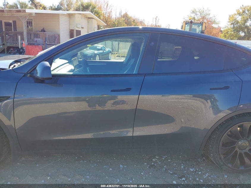 2023 Tesla Model Y Performance Dual Motor All-Wheel Drive VIN: 7SAYGDEFXPF942896 Lot: 43632781