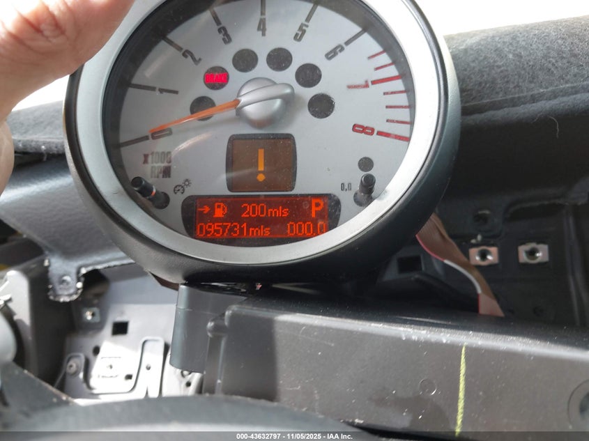 2008 Mini Cooper VIN: WMWMF335X8TT61400 Lot: 43632797