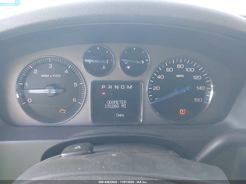 2007 Cadillac Escalade Standard VIN: 1GYEC63867R357474 Lot: 43632822