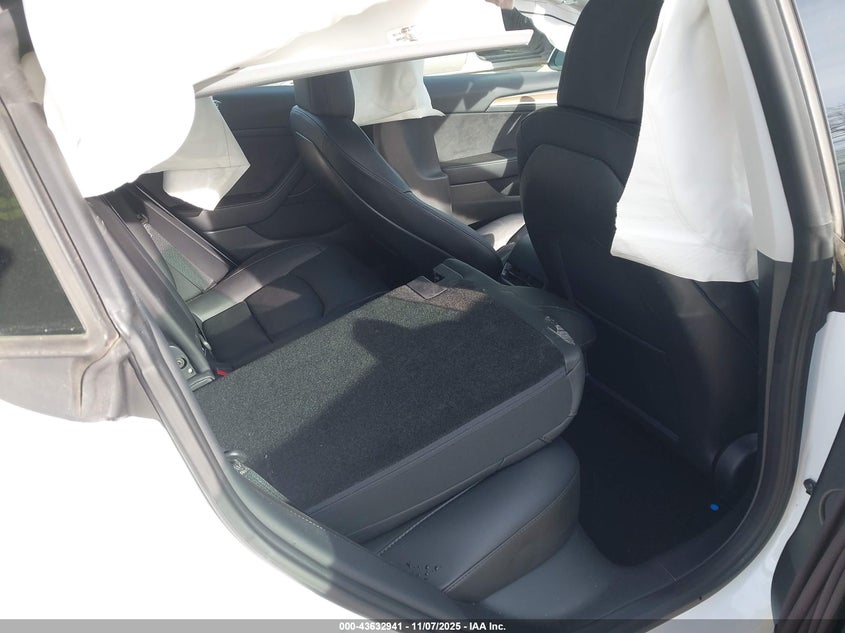 2023 Tesla Model 3 Rear-Wheel Drive VIN: 5YJ3E1EAXPF431057 Lot: 43632941